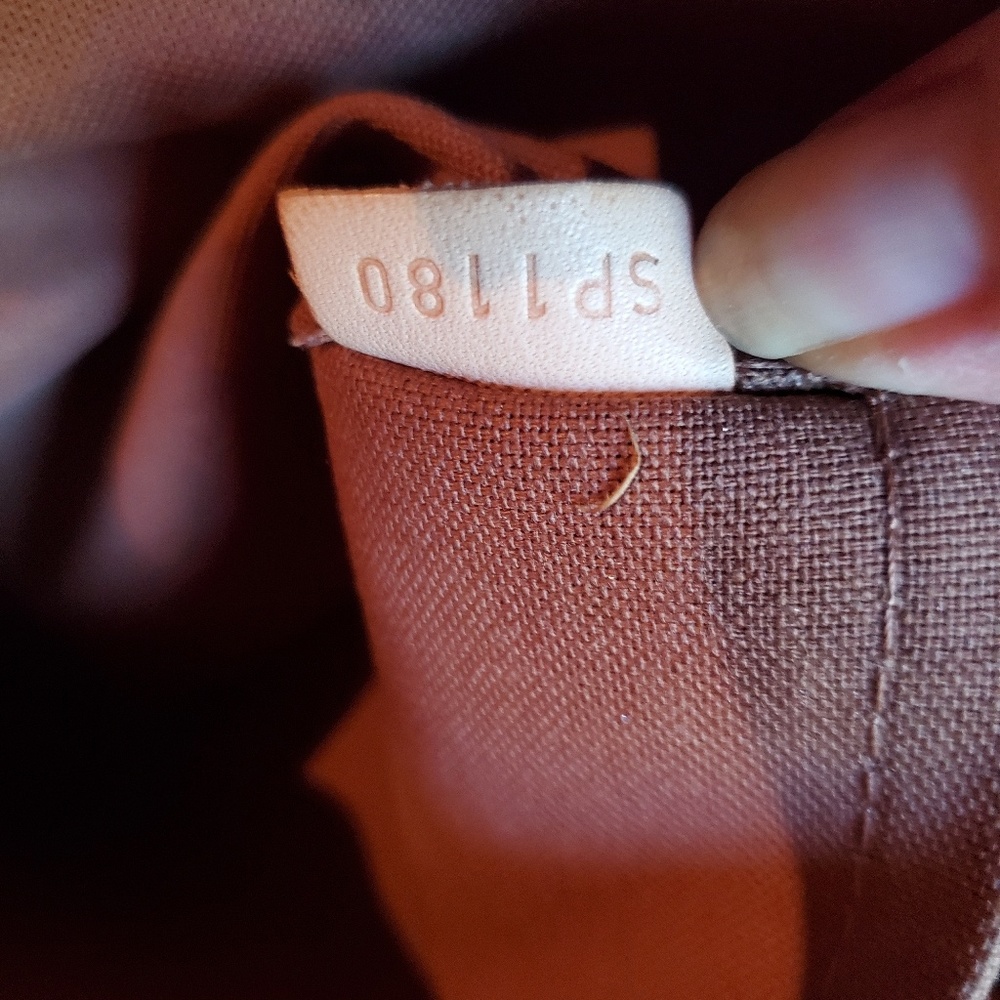 LOUIS VUITTON TIVOLI